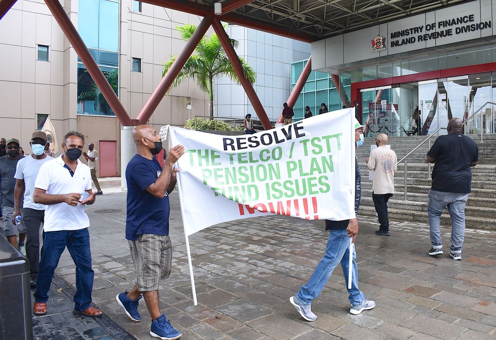 TSTT Retirees Continue Protest For Unpaid Pensions - Trinidad Guardian