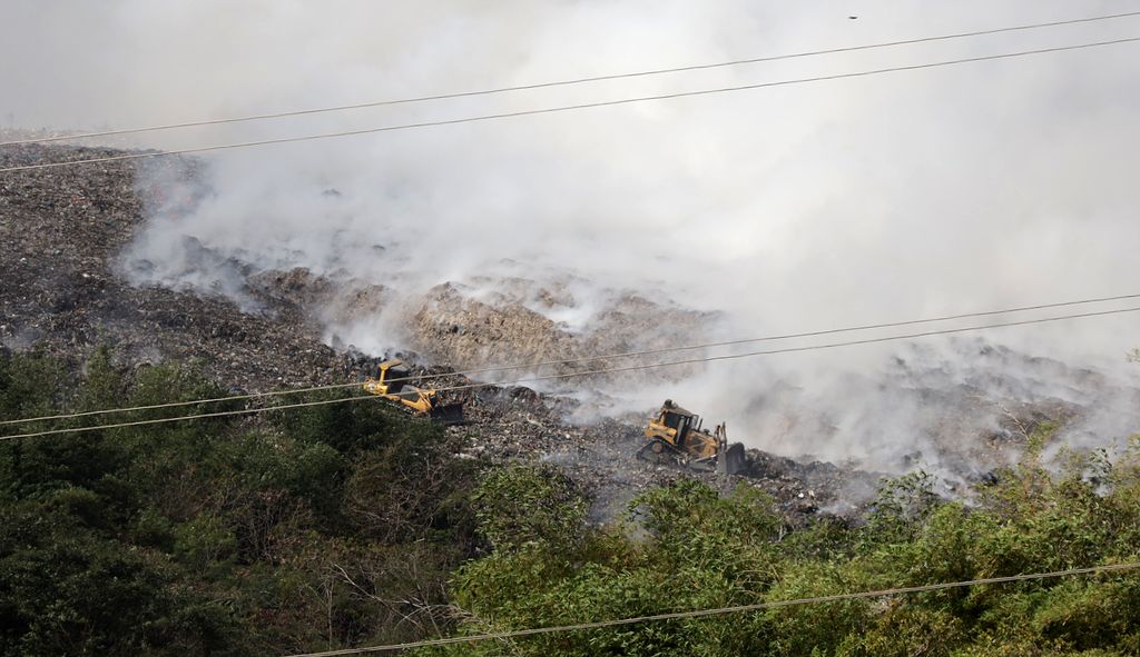 Fire continues at Forres Park landfill Trinidad Guardian