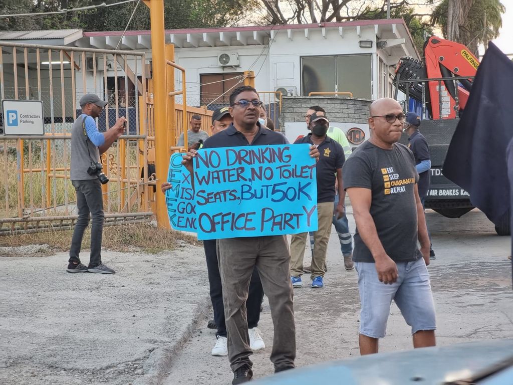 Tcl Retirees And Retrenched Workers Stage Early Morning Protest Trinidad Guardian 0934