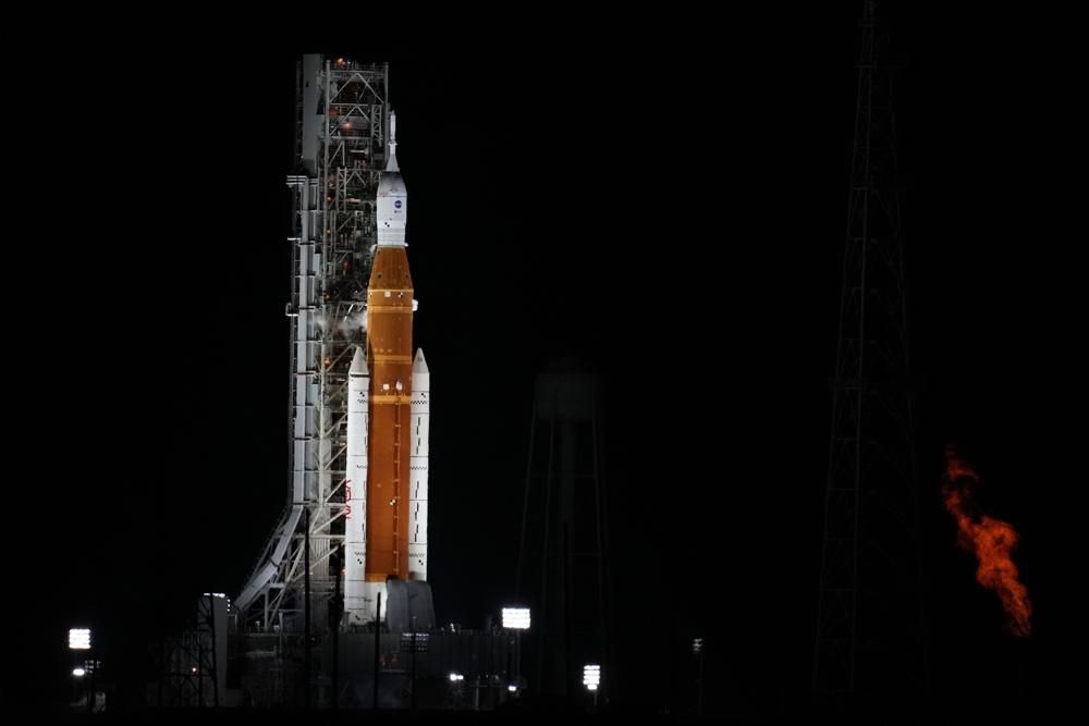 Fuel leaks force NASA to scrub launch of new moon rocket - Trinidad ...