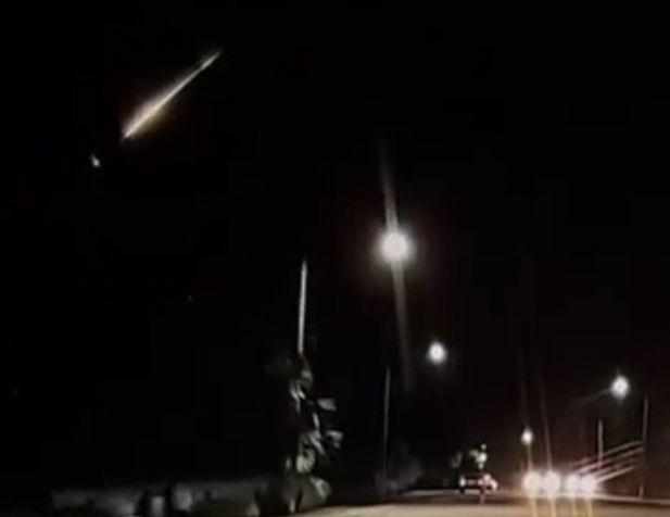 Bolide meteor flashes Latvian skies / Article