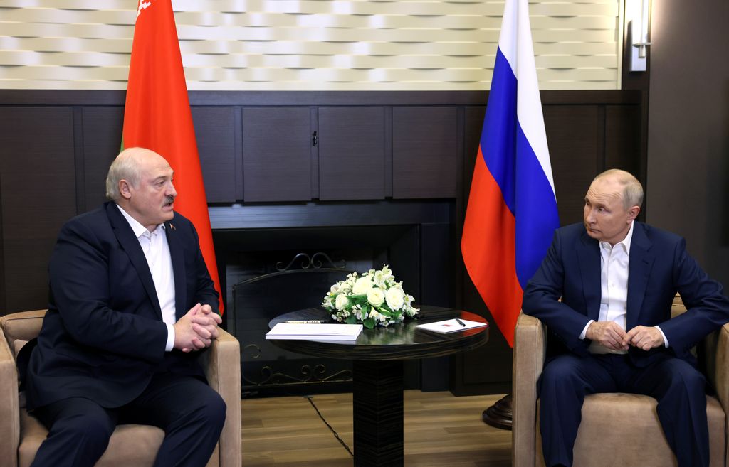 Belarus leader proposes three-way cooperation with Russia’s Putin and ...